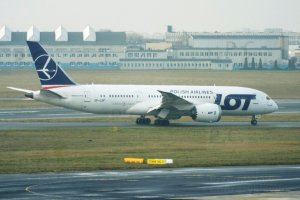 Polish B 787 SP-LRF Franek Chopin Warsaw Poland.JPG