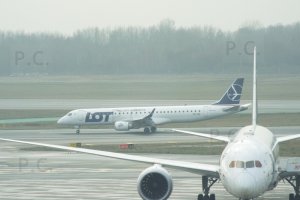 SP-LNK SP-LRH Warszawa grudzień 2018 higherthanjumbojets.pl.JPG