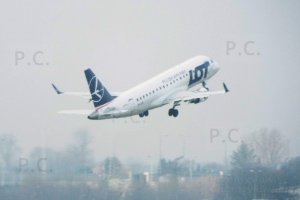 embraer 175 sp-lib chowa podwozie.JPG