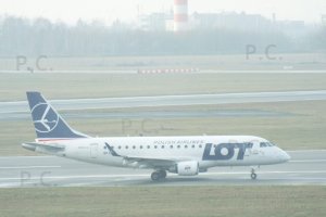 intensywny ruch lotniczy na lotnisku chopina intensive air traffic at chopin airport.JPG