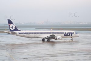 odmiana logo pll lot z białym tłem.JPG