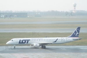 lotnisko chopina sp-lng fot. przemyslaw chorazykiewicz lotnictwo historia przemysl rzeszow.JPG