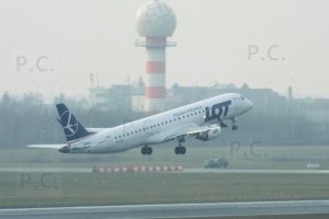 sp-lnk splnk embraer pll lot.JPG