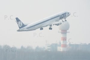 polish embraer take-off sequence sp-lna.JPG