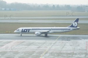 embraer sp-lnb na kilka godzin przed lotem do rzeszowa lo3807.JPG