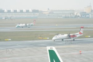 eurolot pll lot austrian alitalia chopin warsaw (rzeszow przemysl).JPG