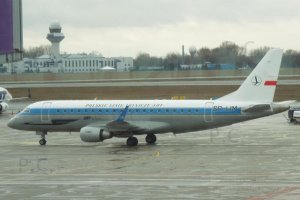 special sp-lim blue fuselage strip along windows line.JPG