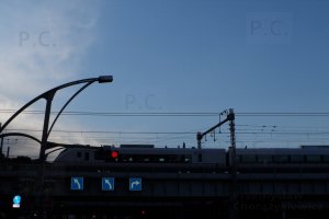 tokio japan railway ueno pociąg wieczorem higherthanjumbojets.pl