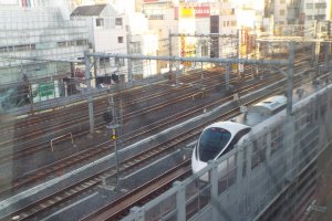 tokio japan railway ueno pociąg tory higherthanjumbojets.pl