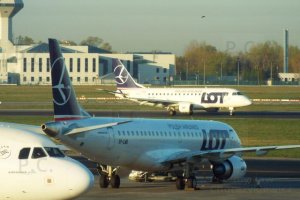 sp-lmb sp-ldh polish embraers chopin airport.JPG