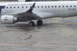 metaliczny niebieski stożek wylotowy embraer 190 sp-lmc.JPG