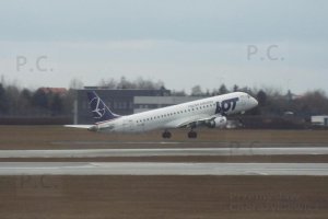 sp-lnk start take off splnk 18. 01. 2019 chopin warsaw capital city poland airport.JPG