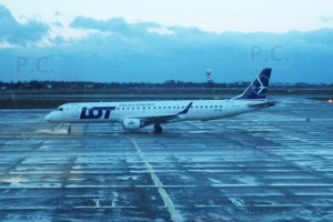 embraer 195 sp-lni profil lotnisko chopina splni.JPG