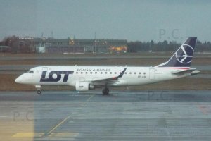 SP-LID Embraer 175 PLL LOT 18. 01. 2019 splid chorazykiewicz.JPG