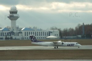 bombardier oy-ybz polish airlines q400 18. 01. 2019 chopin poland przemyslaw chorazykiewicz.JPG