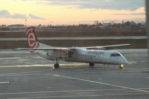 pll lot eurolot q400 sp-eql chopin airport january 2019.JPG