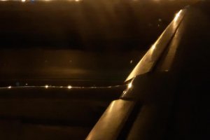 night photograph samsung galaxy a8 fotografia nocna (embraer extended slat wysunięty slot).jpg