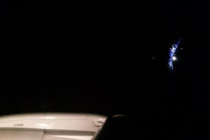 nacht flug lo3804 rzeszow warschau 18. 01. 2019 embraer 195 sp-lik lot.jpg