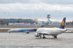 chopin airport busy hub poland lufthansa nordica airliner 2019.JPG