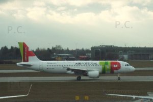 airliner cs-tnj tap air portugal chopin poland 18. 01. 2019.JPG