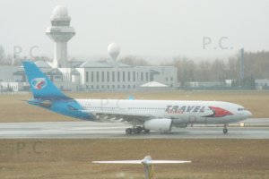 travel service airbus a330 płatki śniegu snow flakes przemyslaw chorazykiewicz.JPG