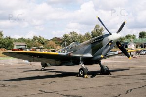 zdjęcie z emigracji zabytkowy samolot