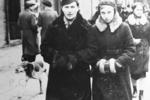 moda damska łaciaty pies.JPG