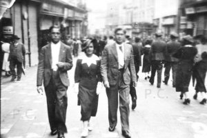 spacer po przemyslu przed wojna moda kolnierz kapelusz franciszkanska.JPG