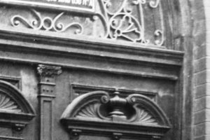 dok x biblioteka wojskowa przemyśl brama rycerska.JPG