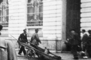 przemyśl drewniany wózek do rozwożenia towarów zdjęcie archiwalne.JPG