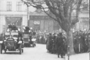 kamienica mieszczańska w rynku w Przemyślu przed wojną.jpg