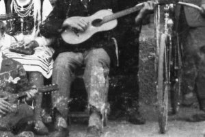 przemyśl stary rower ostrów fotografia historyczna strój ludowy.JPG