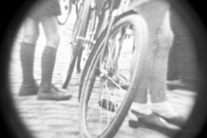 zawody rowerowe w powojennym Przemyślu.JPG