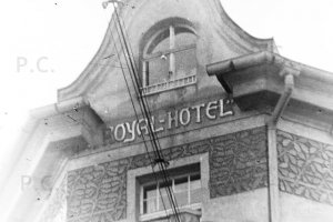 napis royal hotel stara fotografia.JPG