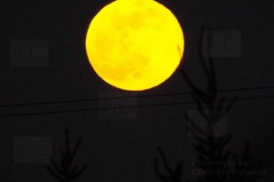 Pełnia księżyca nad Przemyślem 19. 02. 2019 Super Moon over Przemysl, Poland (Pralkowce, Krasiczyn)