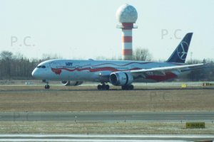 b 787-9 sp-lsc chopin warsaw poland 2019.JPG