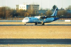 atr 42 asl airlines samolot irlandzki na lotnisku chopina.JPG