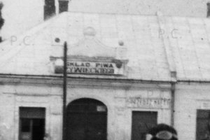 skład piwa żywieckiego rynek Żydzi.JPG