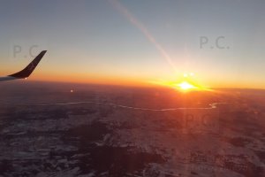 Wschód słońca i zachód księżyca LO3804 RZE WAW 22. 02. 2019 Embraer 195 PLL LOT SP-LNH