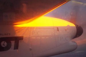 Zachód słońca LO3807 WAW RZE 19. 03. 2019 Bombardier Dash Q400 PLL LOT OY-YBY - Mid-air sunset