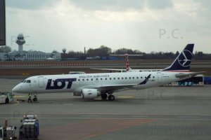 sp-lma chopin 22. 03. 2019 embraer 190.JPG