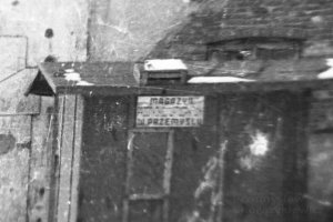 stróżówka na forcie łętownia.JPG