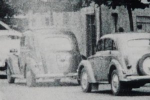 plac legionów zabytkowe auto przemyśl.JPG