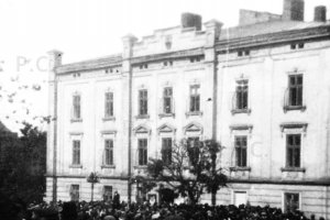 elewacja magistratu przed remontem przemyśla lata międzywojenne.JPG