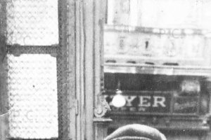 przemyśl rynek piwiarnia fryzyer stare zdjęcie.JPG