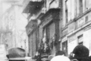 przemysl grodzka rynek kamienica obecnie jest tu fontanna.JPG