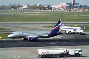 orlen suchoj superjet 100 lotnisko chopina.JPG