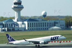 fotografia lotnictwo historia samolot embraer 195 polskich linii lotniczych lot.JPG