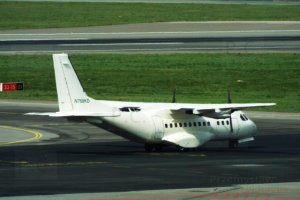 biały amerykański samolot casa prescott lotnisko chopina.JPG