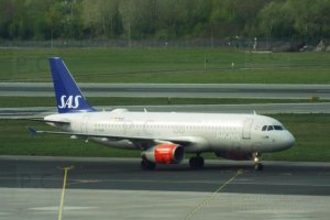 oy-kan scandinavian airlines chopin warsaw.JPG